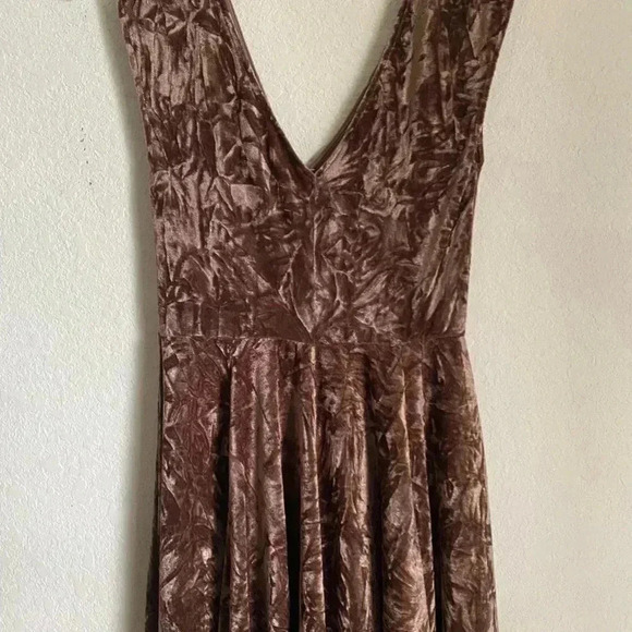 Silence + Noise Corina Velvet Brown Asymmetrical Short Sleeve Whimsygoth Dress S - Picture 10 of 11